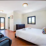 Orange Tree House Вилла
